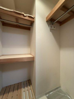 収納力のあるウォークインクローゼット