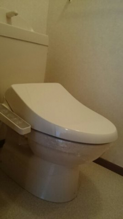 コンパクトで使いやすいトイレです