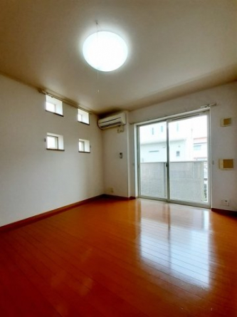 明るい室内です