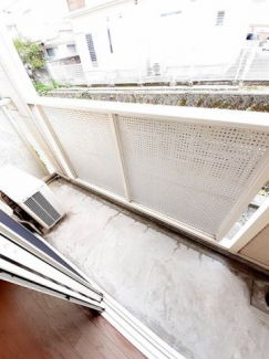 開放的で明るい空間を演出してくれるバルコニーです