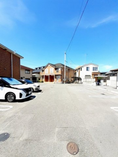 車をお持ちの方に嬉しい駐車場付きの物件です