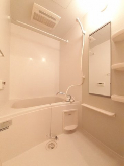 日々の疲れを癒すお風呂付です