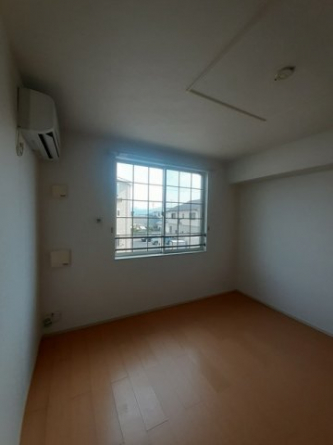 内装は落ち着いています