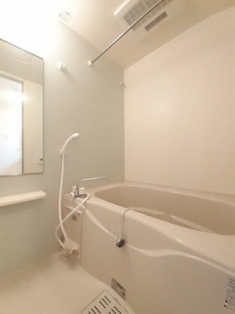 ゆったり過ごせるお風呂です