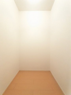 たっぷりとした収納スペースです