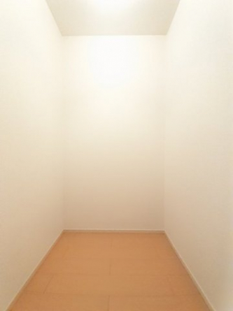 たっぷりとした収納スペースです