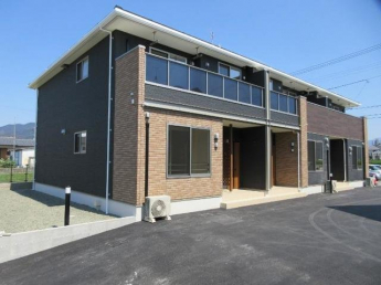 落ち着いた雰囲気の外観です