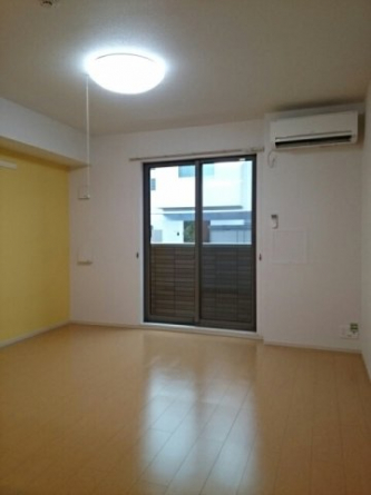 内装は落ち着いています