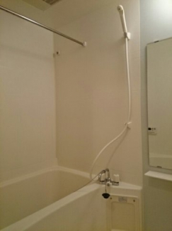 コンパクトで使いやすいお風呂です