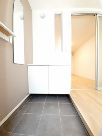 明るい玄関です