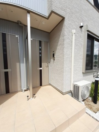 ゆとりのあるエントランスです