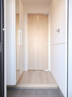 シンプルで使いやすい玄関です