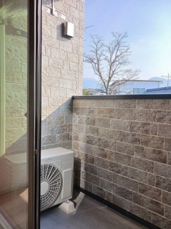 落ち着いた時間を過ごせるバルコニーです