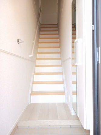 収納もある玄関です