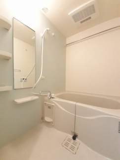 落ち着いた空間のお風呂です