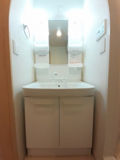 コンパクトで使いやすい洗面所