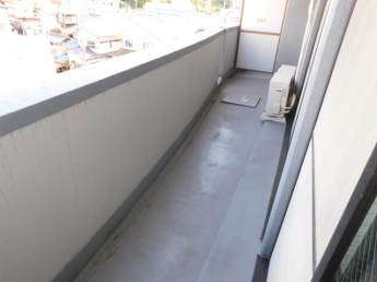 【バルコニー】