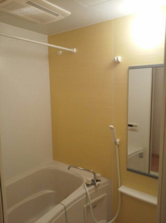 落ち着いた空間のお風呂です