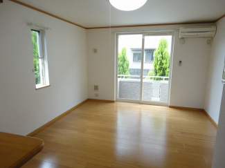 明るい色調の室内です