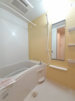 コンパクトで使いやすいお風呂です