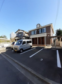 車をお持ちの方に嬉しい駐車場付きの物件です