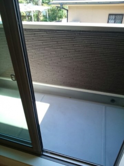 外からの目が気にならないバルコニーで洗濯物が干せます