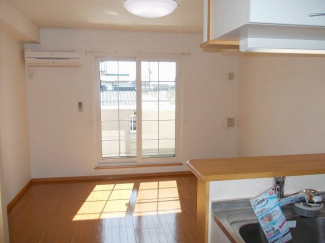 ゆったり過ごせる居間です