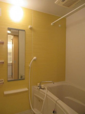 コンパクトで使いやすいお風呂です