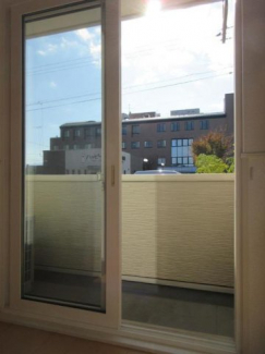 落ち着いた時間を過ごせるバルコニーです