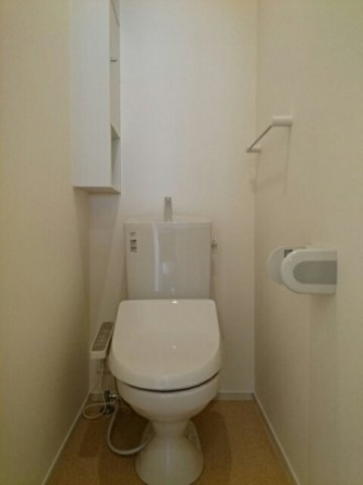 コンパクトで使いやすいトイレです