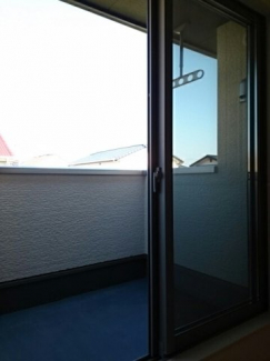 お洗濯にも便利なバルコニー付き