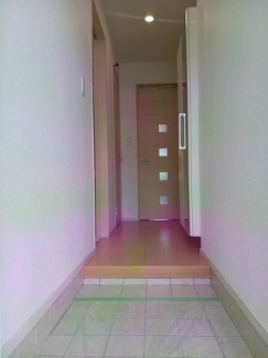 明るい玄関です