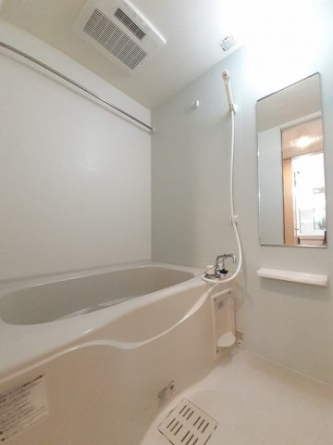 コンパクトで使いやすいお風呂です