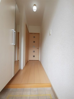 シンプルで使いやすい玄関です