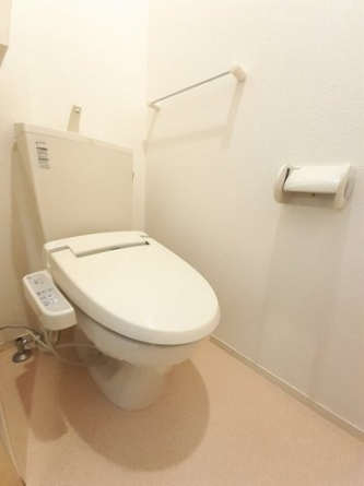 ゆったりとした空間のトイレです