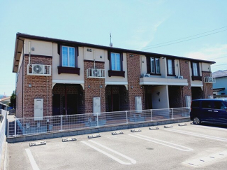 落ち着いた雰囲気の外観です