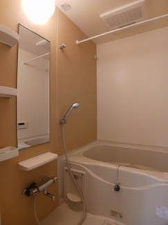 コンパクトで使いやすいお風呂です