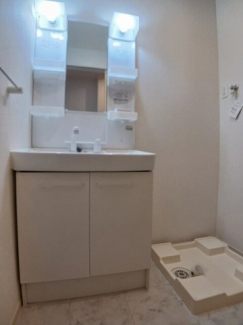 明るい洗面所です