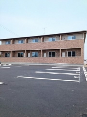 車をお持ちの方に嬉しい駐車場付きの物件です