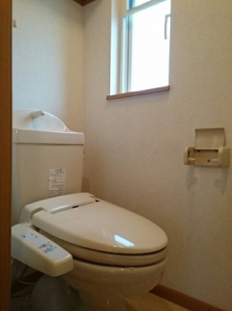 コンパクトで使いやすいトイレです