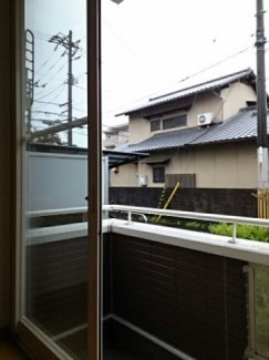 お洗濯にも便利なバルコニー付き