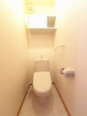 コンパクトで使いやすいトイレです