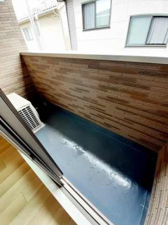 開放的で明るい空間を演出してくれるバルコニーです