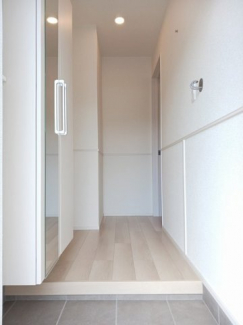 落ち着いた玄関です