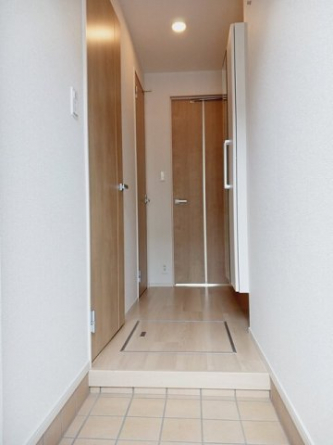 明るい玄関です