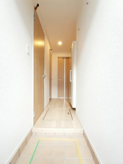 落ち着いた玄関です