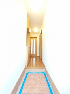 収納もある玄関です