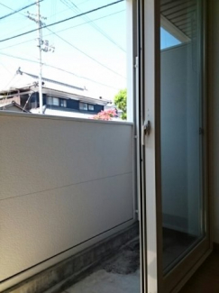 落ち着いた時間を過ごせるバルコニーです