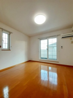 内装は落ち着いています