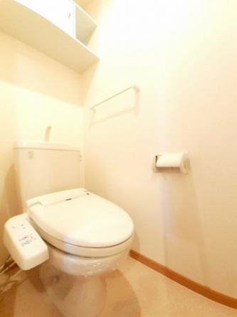 コンパクトで使いやすいトイレです